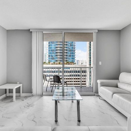 The Club At Brickell Bay Luxury Suites Маямі Екстер'єр фото