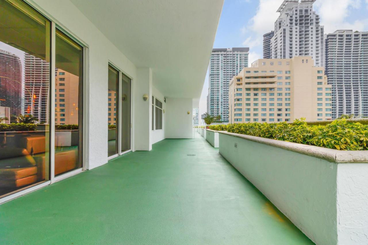 The Club At Brickell Bay Luxury Suites Маямі Екстер'єр фото