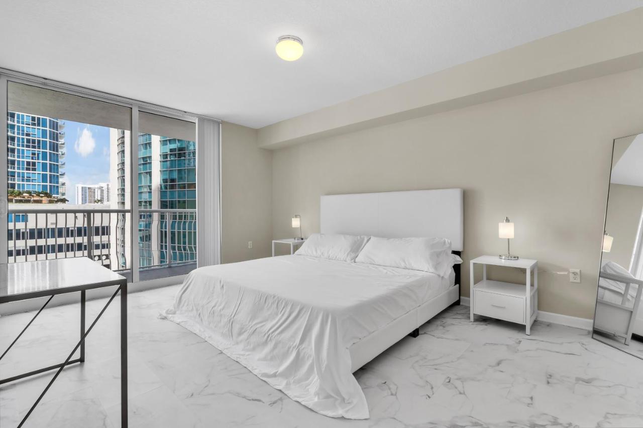 The Club At Brickell Bay Luxury Suites Маямі Екстер'єр фото