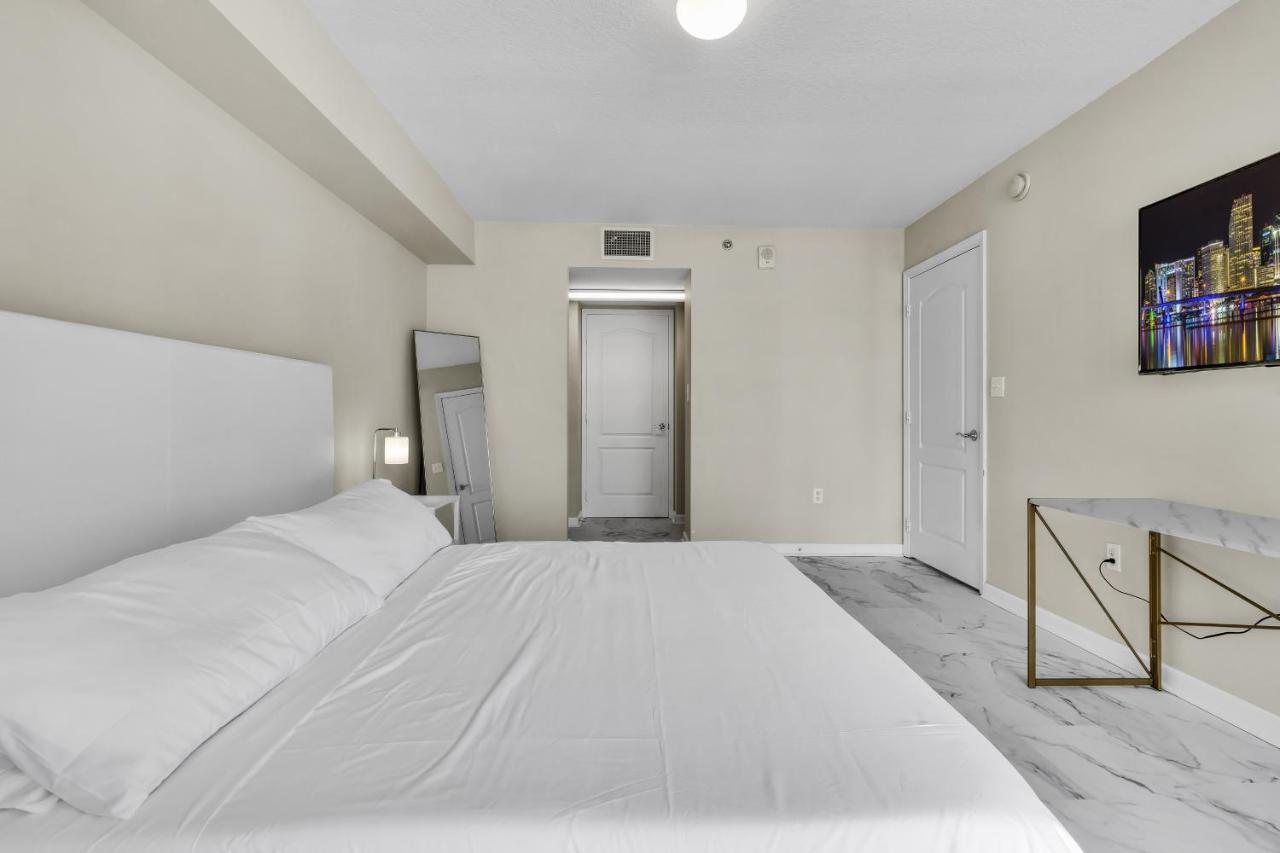 The Club At Brickell Bay Luxury Suites Маямі Екстер'єр фото